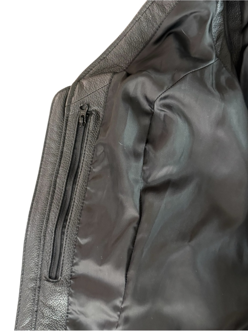Harley-Davidson Avenue Black Leather Vest - Picture 10 of 13